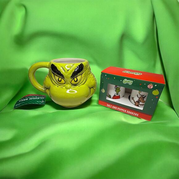 Dr. Seuss The Grinch 3D Sculpted Face Mug, Salt & Pepper Shakers Christmas Set - Picture 3 of 4